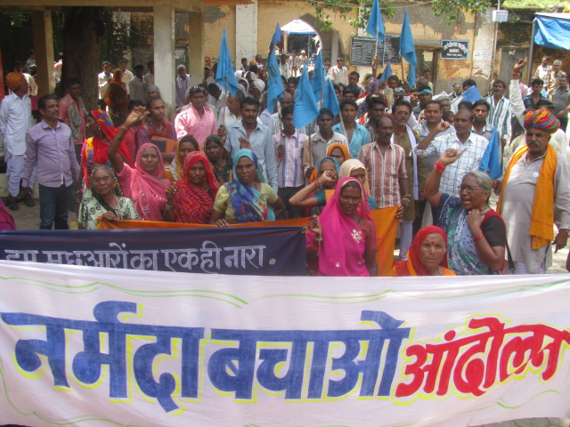 Simply put, Madhya Pradesh has not been able to find land to give away to people displaced by the Narmada dam projects.